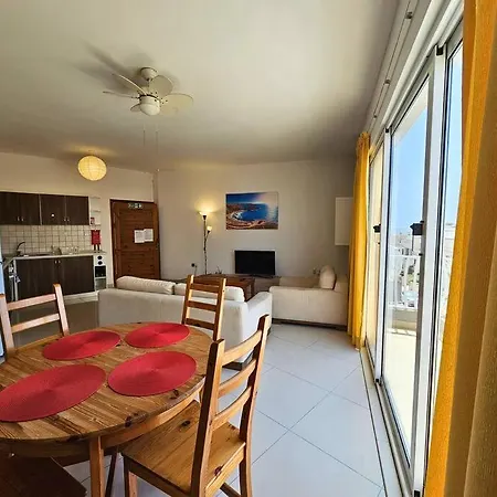 Apartment Bright & Spacious Village