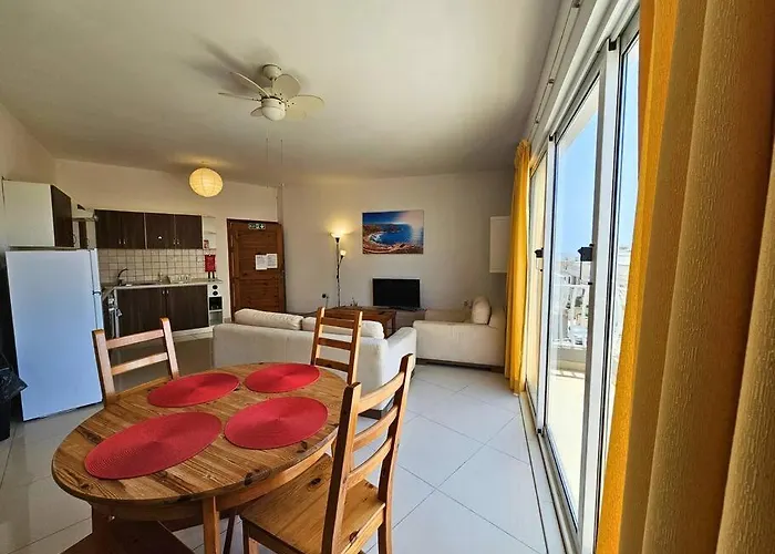 Apartment Bright & Spacious Village